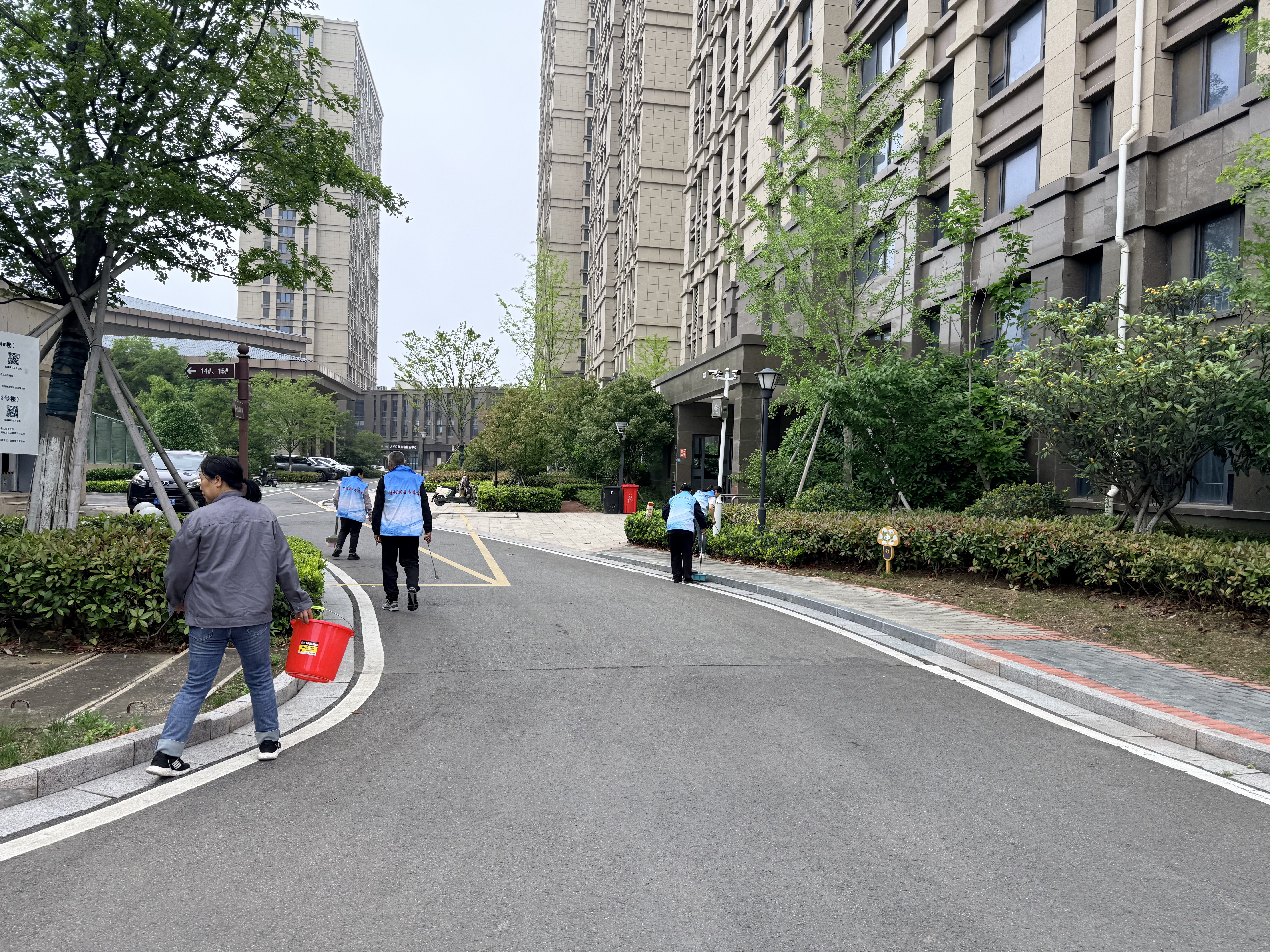 张圩社区清洁家园.jpg